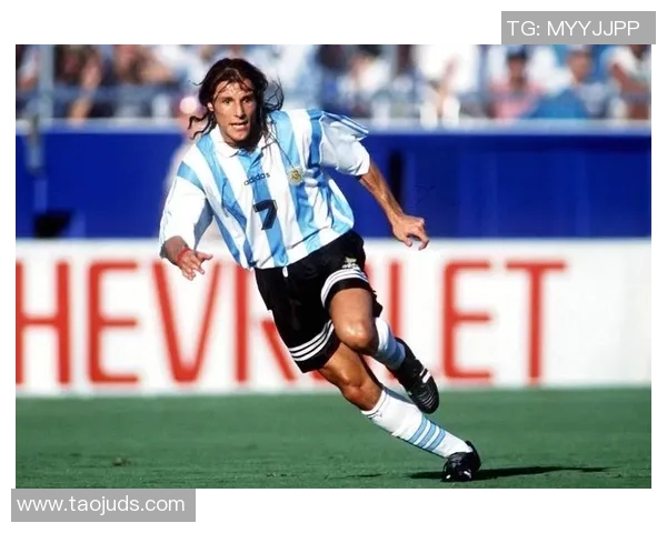 足球场上的锋线杀手最能进攻的明星球员盘点与分析